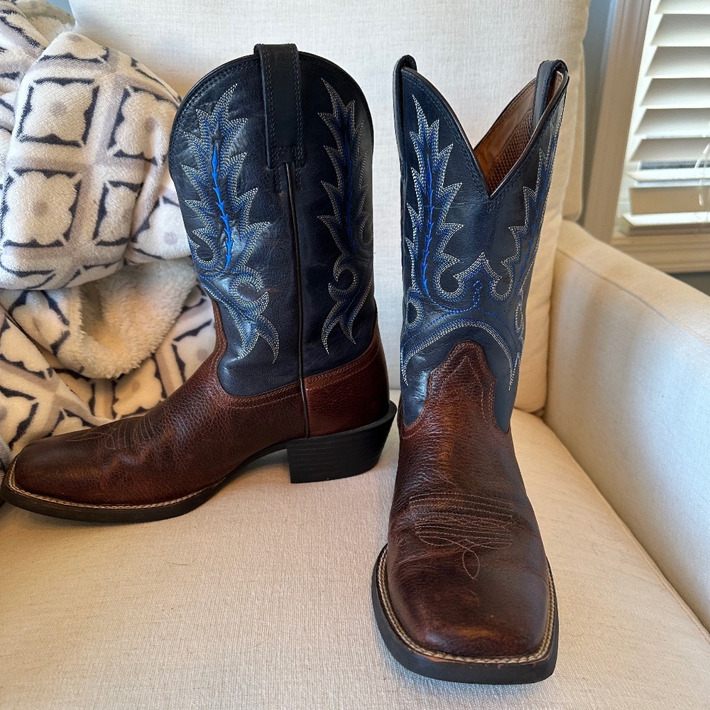 Ariat sport outfitter 9.5 D worn 3 times